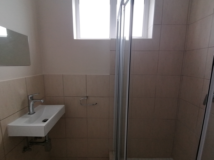 To Let 1 Bedroom Property for Rent in Summerstrand Eastern Cape